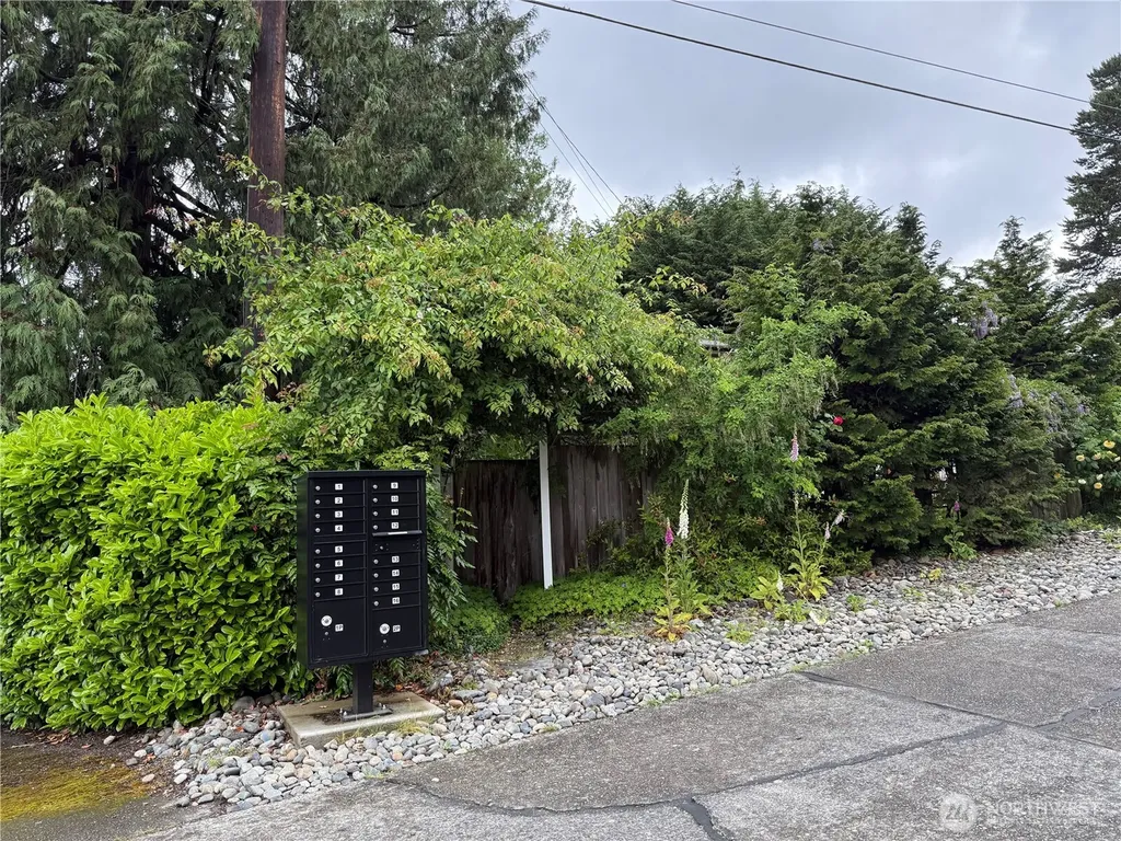 554 Paradise Lane Edmonds WA 98020