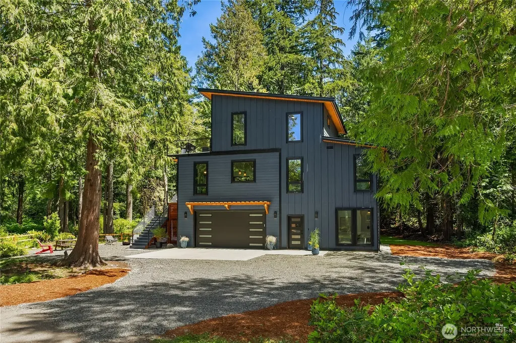 10399 NE Pine Way Bainbridge Island WA 98110