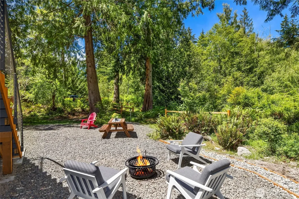 10399 NE Pine Way Bainbridge Island WA 98110