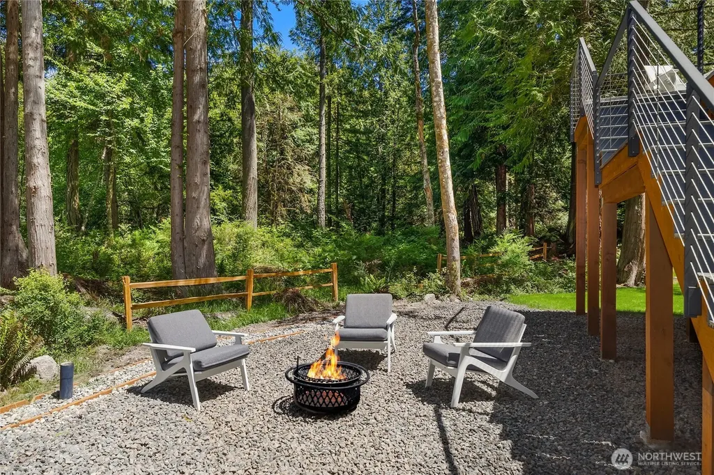 10399 NE Pine Way Bainbridge Island WA 98110