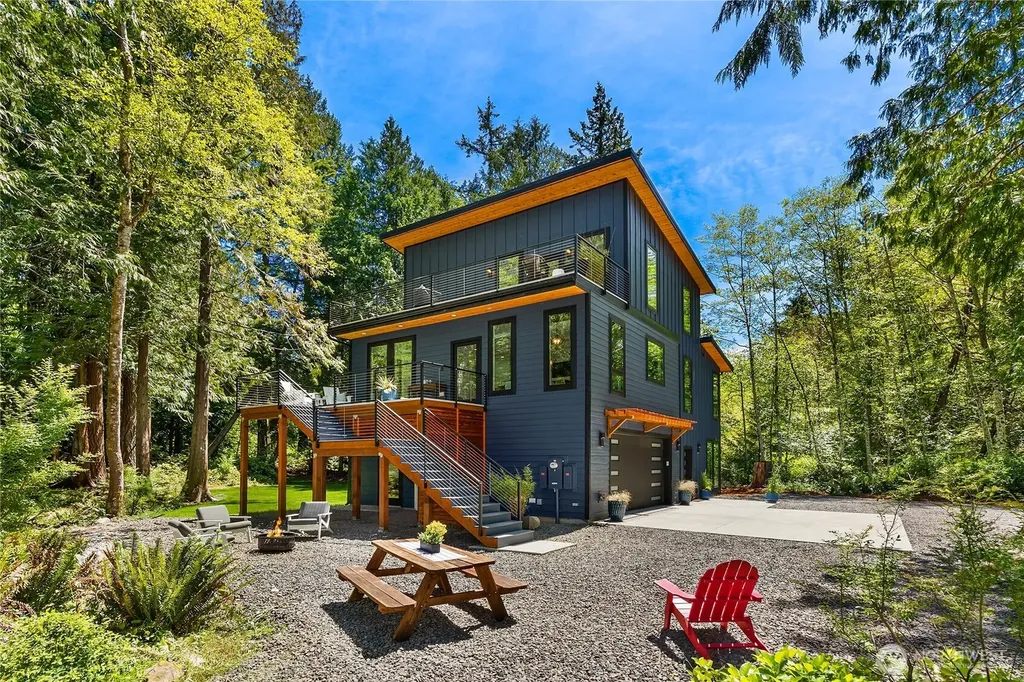 10399 NE Pine Way Bainbridge Island WA 98110