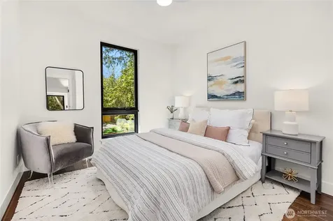 10399 NE Pine Way Bainbridge Island WA 98110