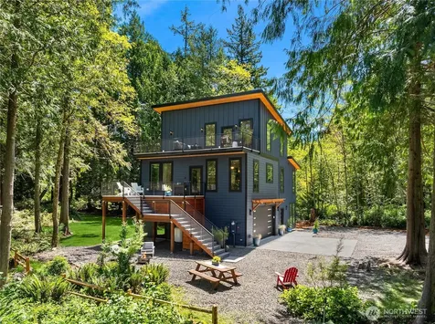 10399 NE Pine Way Bainbridge Island WA 98110