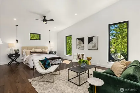 10399 NE Pine Way Bainbridge Island WA 98110