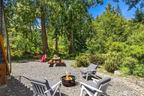 10399 NE Pine Way Bainbridge Island WA 98110
