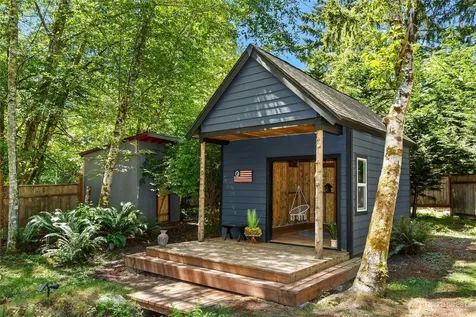 10399 NE Pine Way Bainbridge Island WA 98110