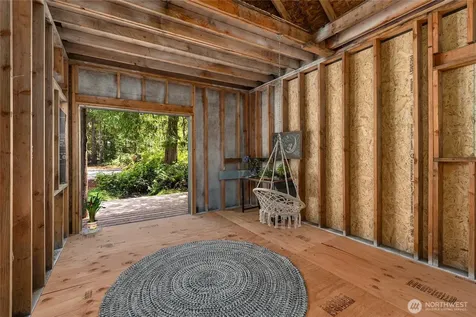 10399 NE Pine Way Bainbridge Island WA 98110