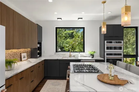 10399 NE Pine Way Bainbridge Island WA 98110