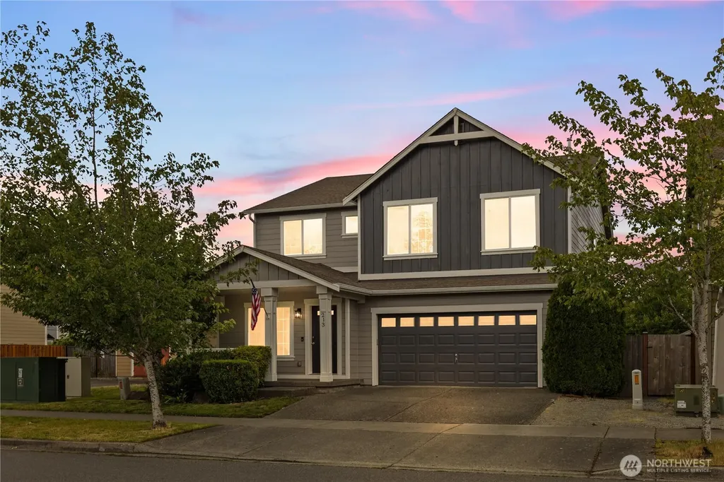 213 Bondgard Avenue E Enumclaw WA 98022