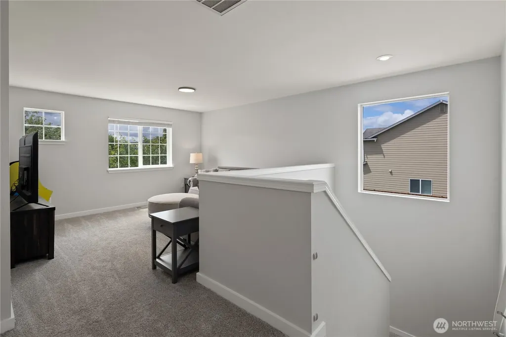 213 Bondgard Avenue E Enumclaw WA 98022