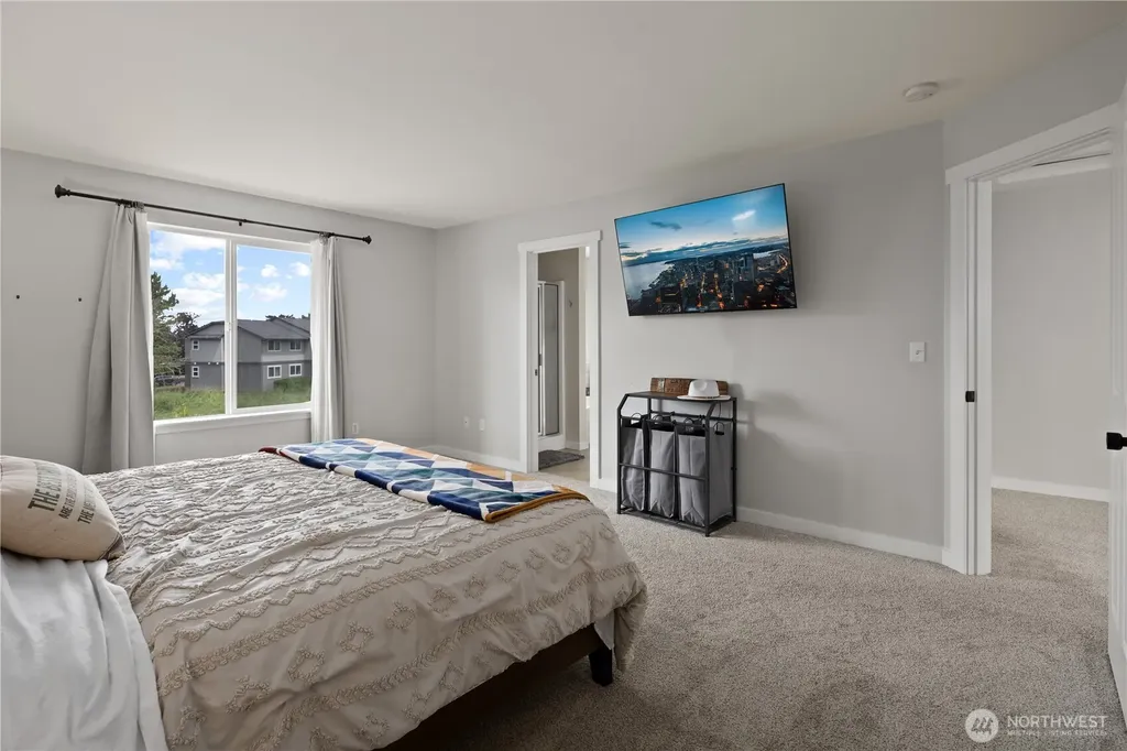 213 Bondgard Avenue E Enumclaw WA 98022