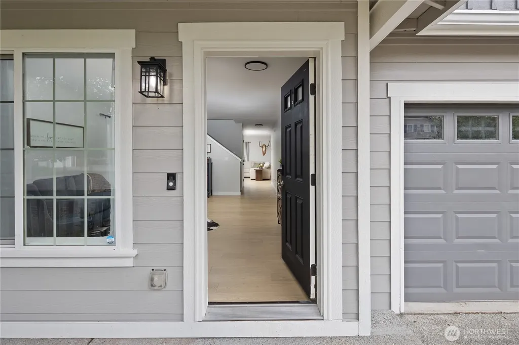 213 Bondgard Avenue E Enumclaw WA 98022