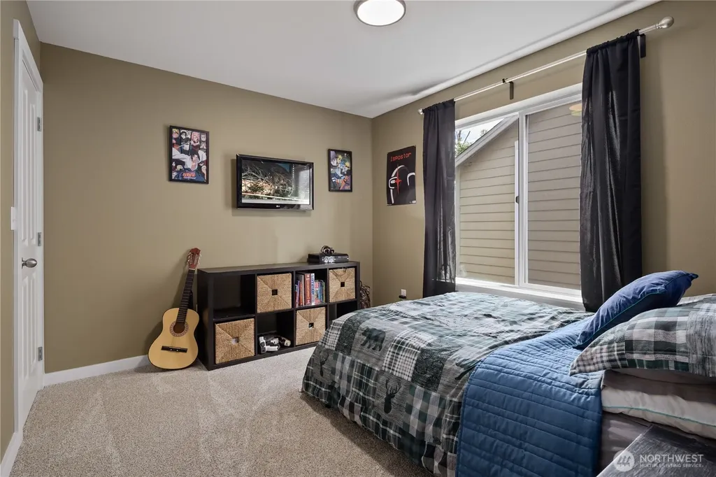 213 Bondgard Avenue E Enumclaw WA 98022