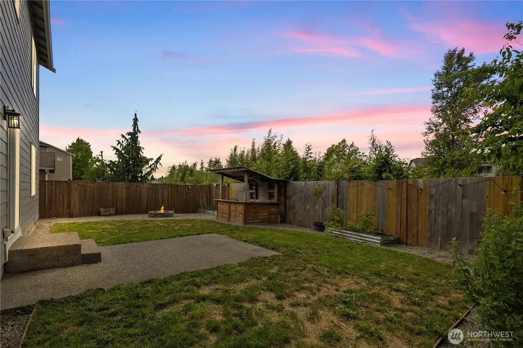 213 Bondgard Avenue E Enumclaw WA 98022