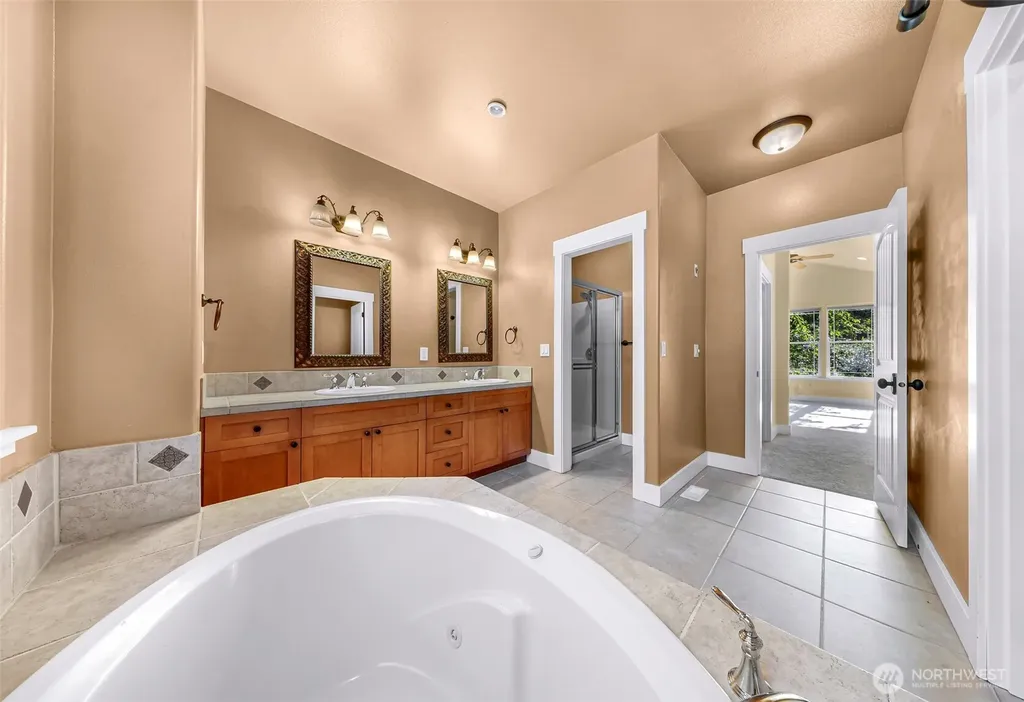 1235 Geneva Hills Road Bellingham WA 98229