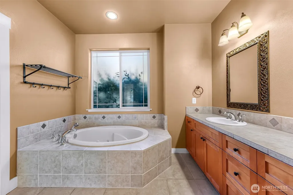 1235 Geneva Hills Road Bellingham WA 98229