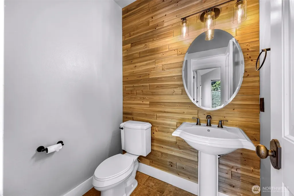 1235 Geneva Hills Road Bellingham WA 98229