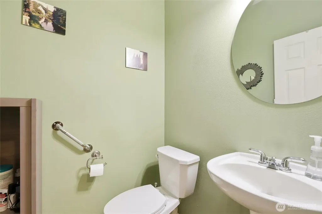3228 Cardinal Drive NW Olympia WA 98502