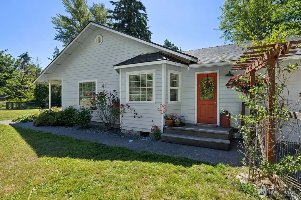 12301 401st Street E Eatonville WA 98328