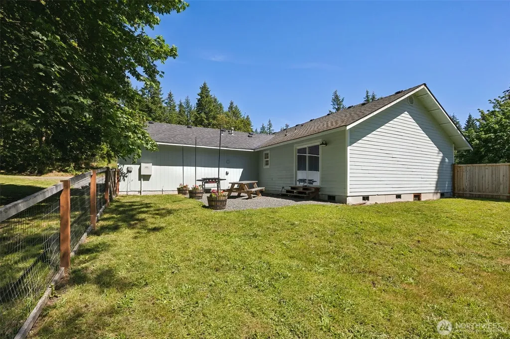 12301 401st Street E Eatonville WA 98328