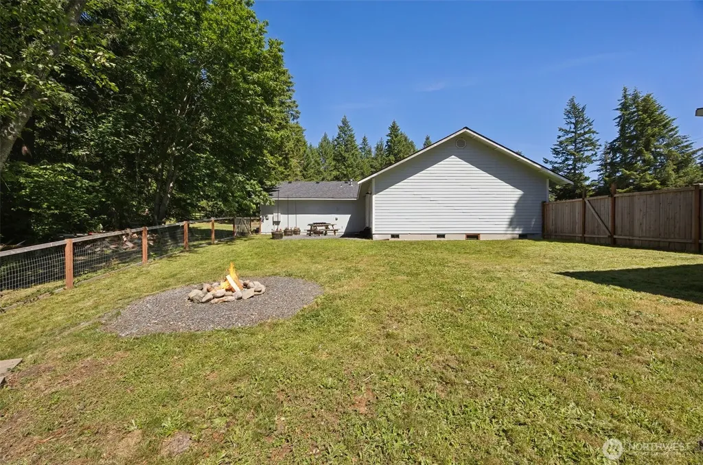 12301 401st Street E Eatonville WA 98328