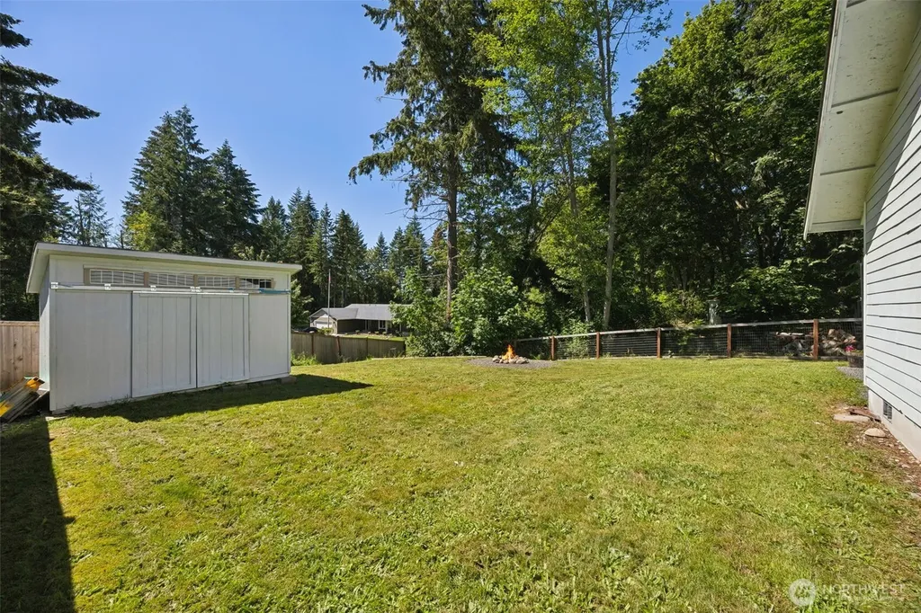 12301 401st Street E Eatonville WA 98328