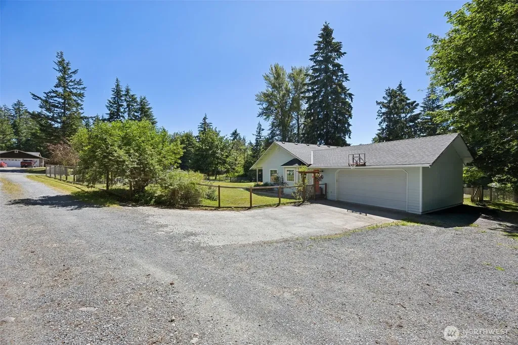 12301 401st Street E Eatonville WA 98328