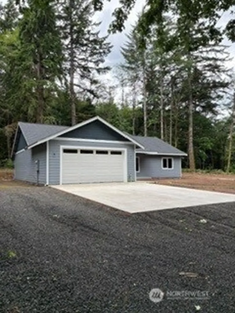 61 E Olyview Place Grapeview WA 98546