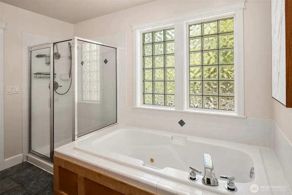 4600 Green Lake Way N Seattle WA 98103