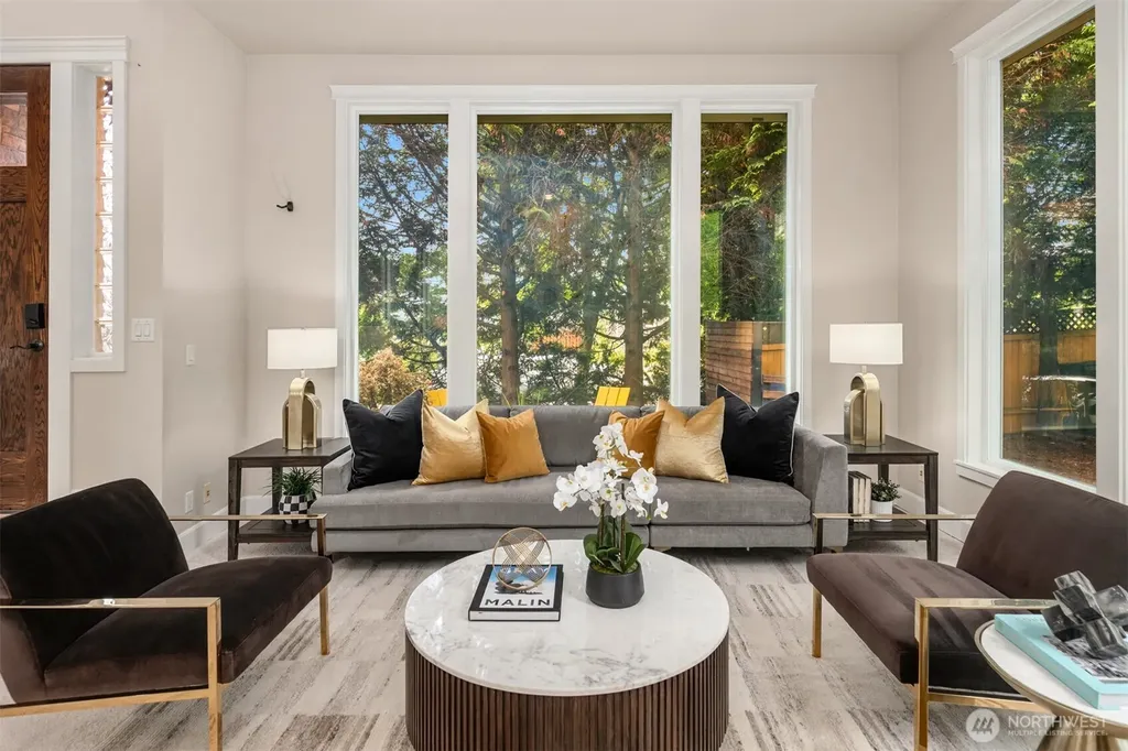 4600 Green Lake Way N Seattle WA 98103