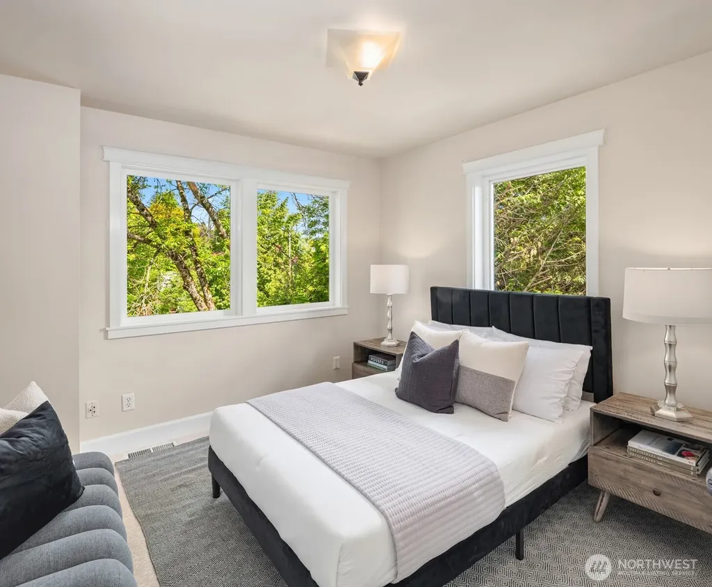 4600 Green Lake Way N Seattle WA 98103