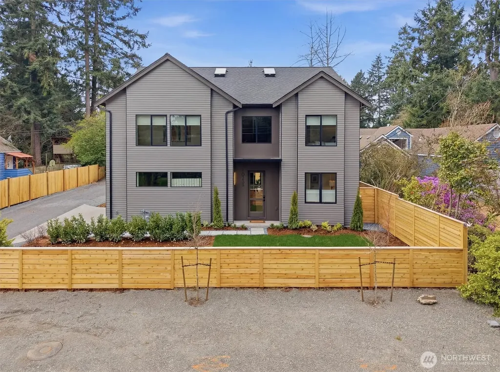10733 17th Avenue NE Seattle WA 98125