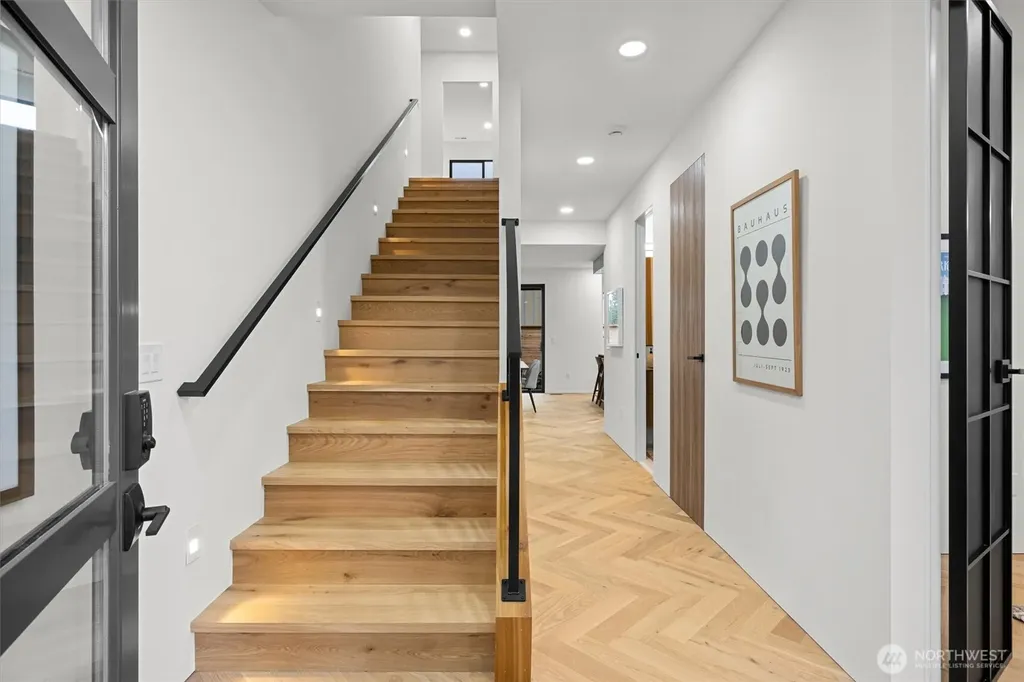 10733 17th Avenue NE Seattle WA 98125