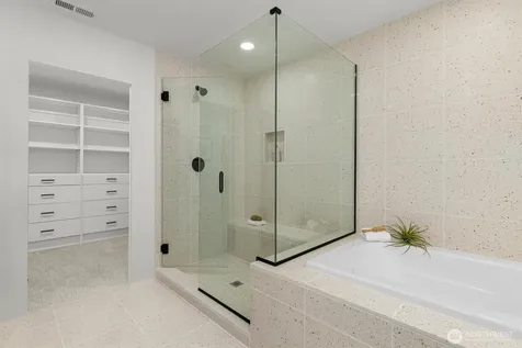 10733 17th Avenue NE Seattle WA 98125