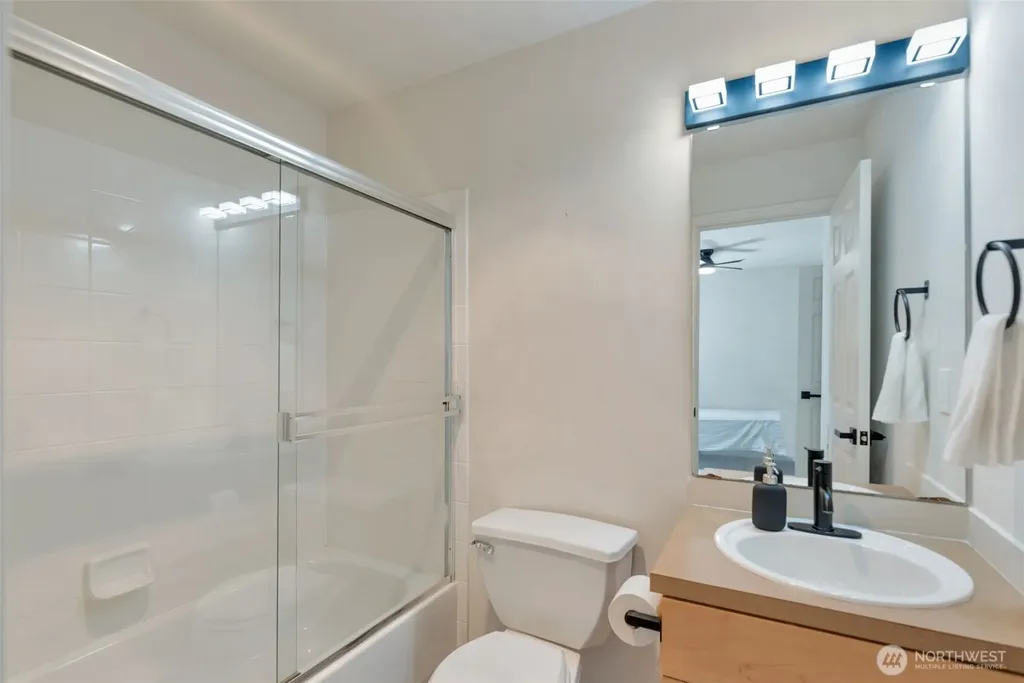 536 N 103rd Seattle WA 98133