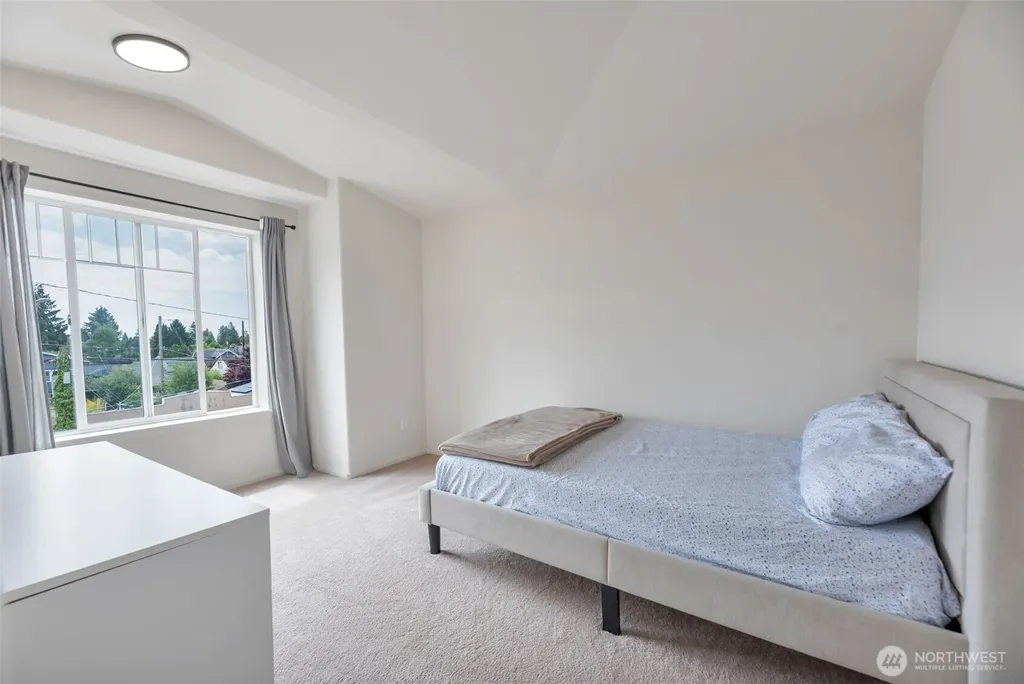 536 N 103rd Seattle WA 98133
