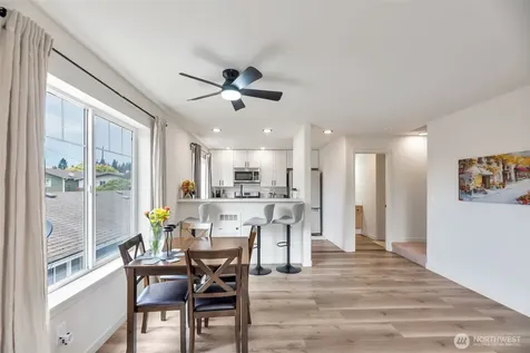 536 N 103rd Seattle WA 98133