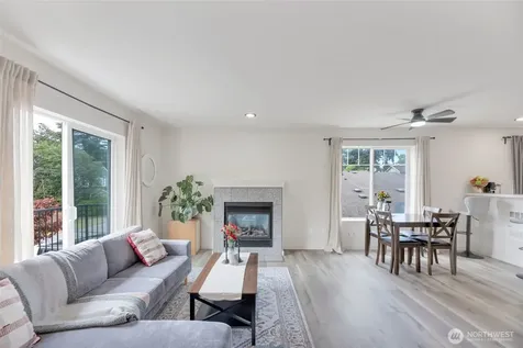 536 N 103rd Seattle WA 98133