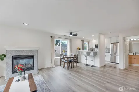 536 N 103rd Seattle WA 98133