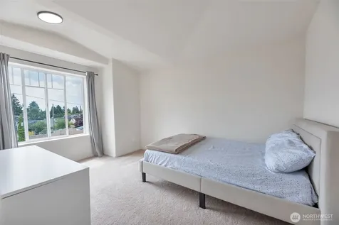 536 N 103rd Seattle WA 98133