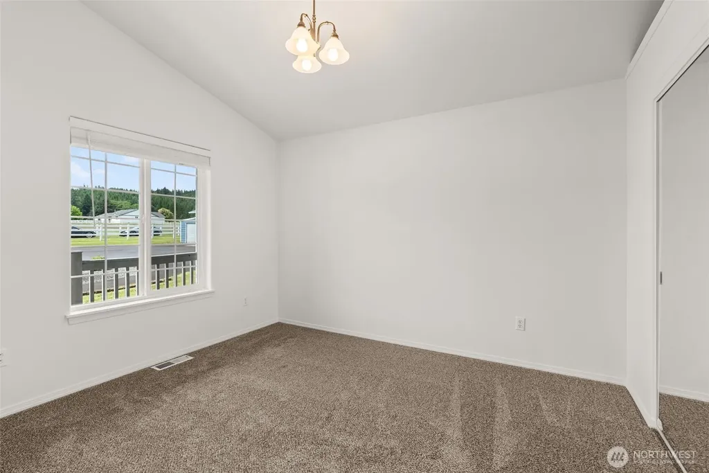 5 Martin Lane Raymond WA 98577
