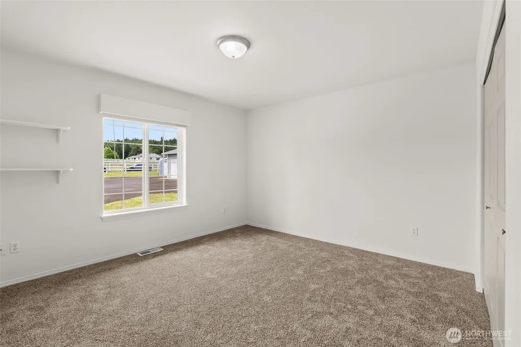 5 Martin Lane Raymond WA 98577