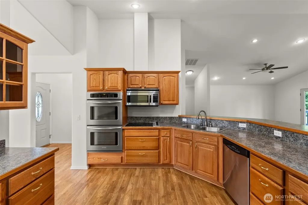 5 Martin Lane Raymond WA 98577