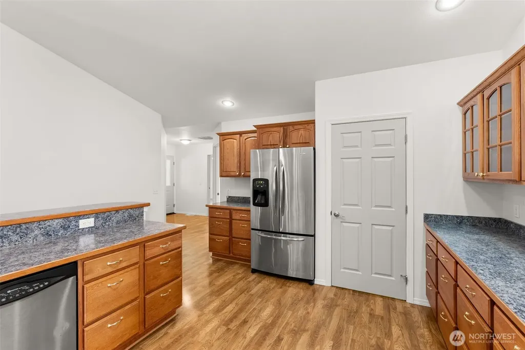 5 Martin Lane Raymond WA 98577