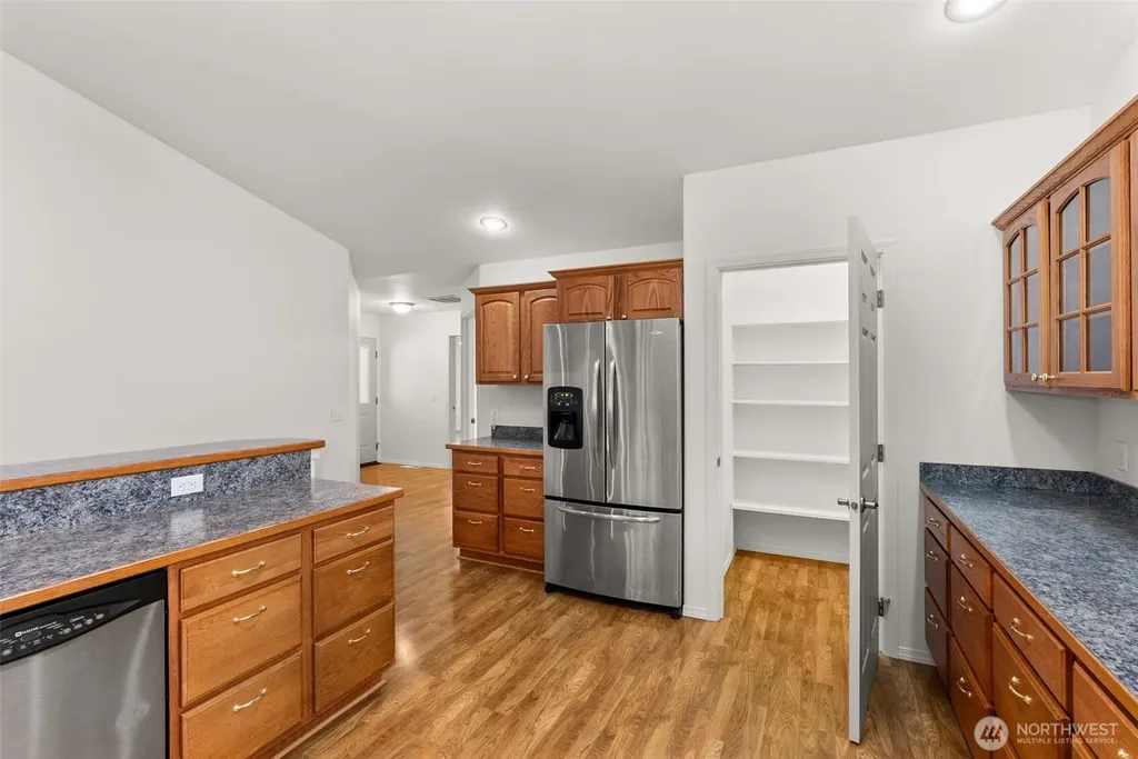 5 Martin Lane Raymond WA 98577