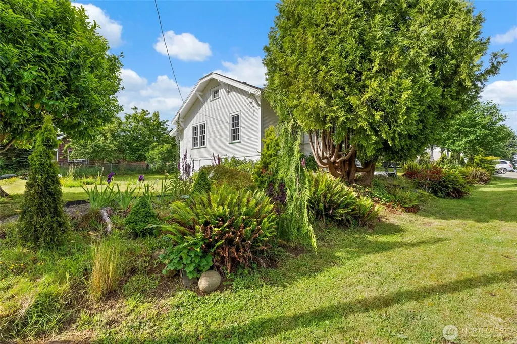 12 Main Street E South Bend WA 98586