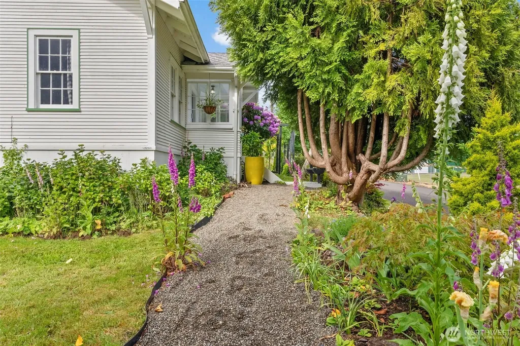 12 Main Street E South Bend WA 98586