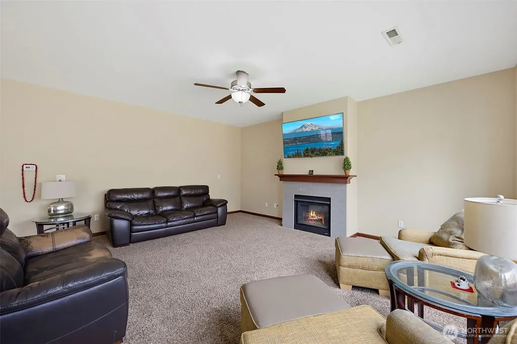 916 Boatman Avenue NW Orting WA 98360