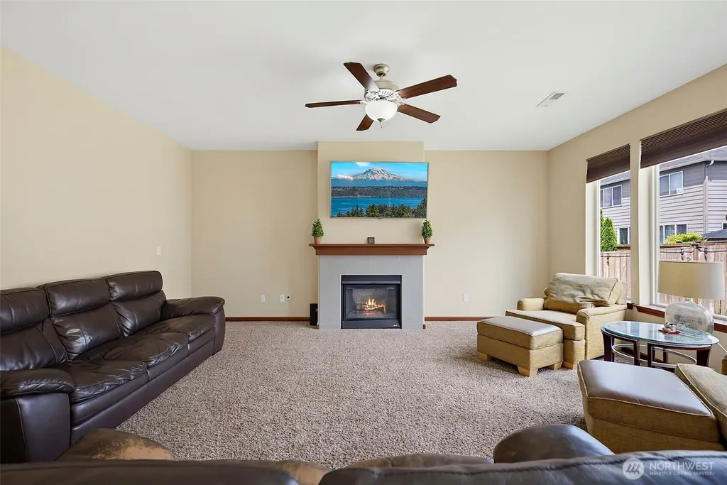 916 Boatman Avenue NW Orting WA 98360