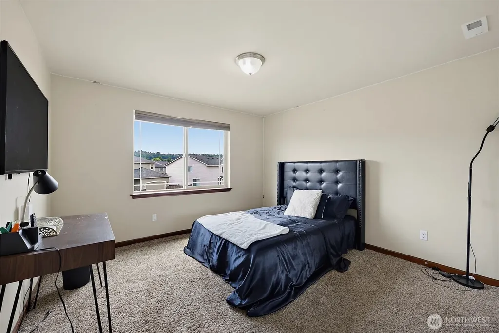 916 Boatman Avenue NW Orting WA 98360